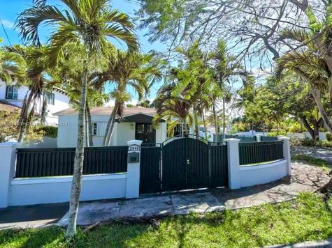 2040 SW 24th Terrace Miami FL 33145