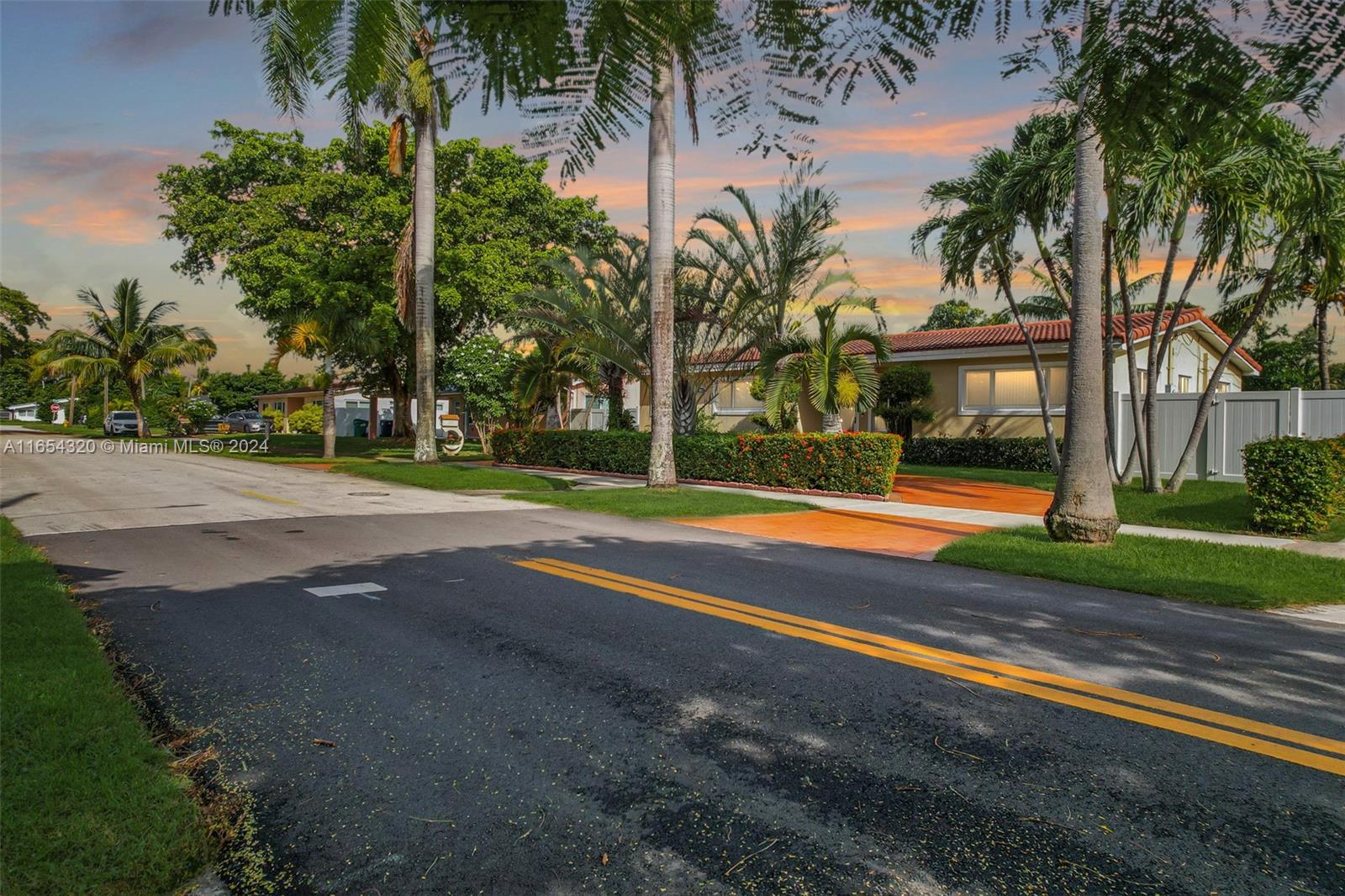 2475 NE 214th Street Miami FL 33180