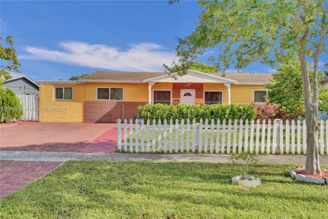 371 NW 42nd Street Deerfield Beach FL 33064