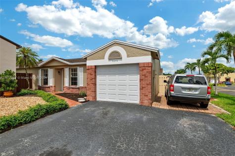 8340 NW 193rd Lane Hialeah FL 33015