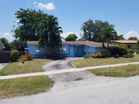 630 SW 68th Terrace Pembroke Pines FL 33023