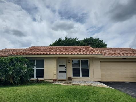 8532 Shadow Wood Boulevard Coral Springs FL 33071