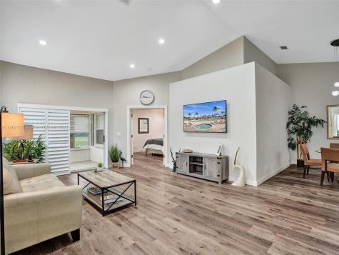 15457 Lake Gardenia Place Delray Beach FL 33484