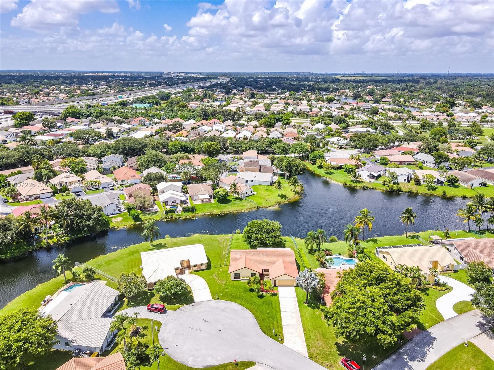 15021 Featherstone Way Davie FL 33331