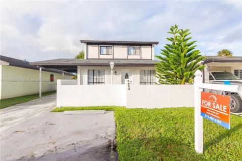 5553 NW 192nd Lane Miami Gardens FL 33055