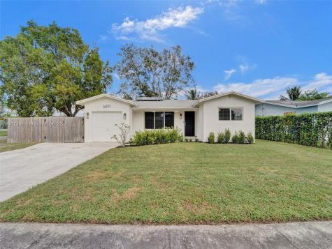 6891 Scott Street Hollywood FL 33024