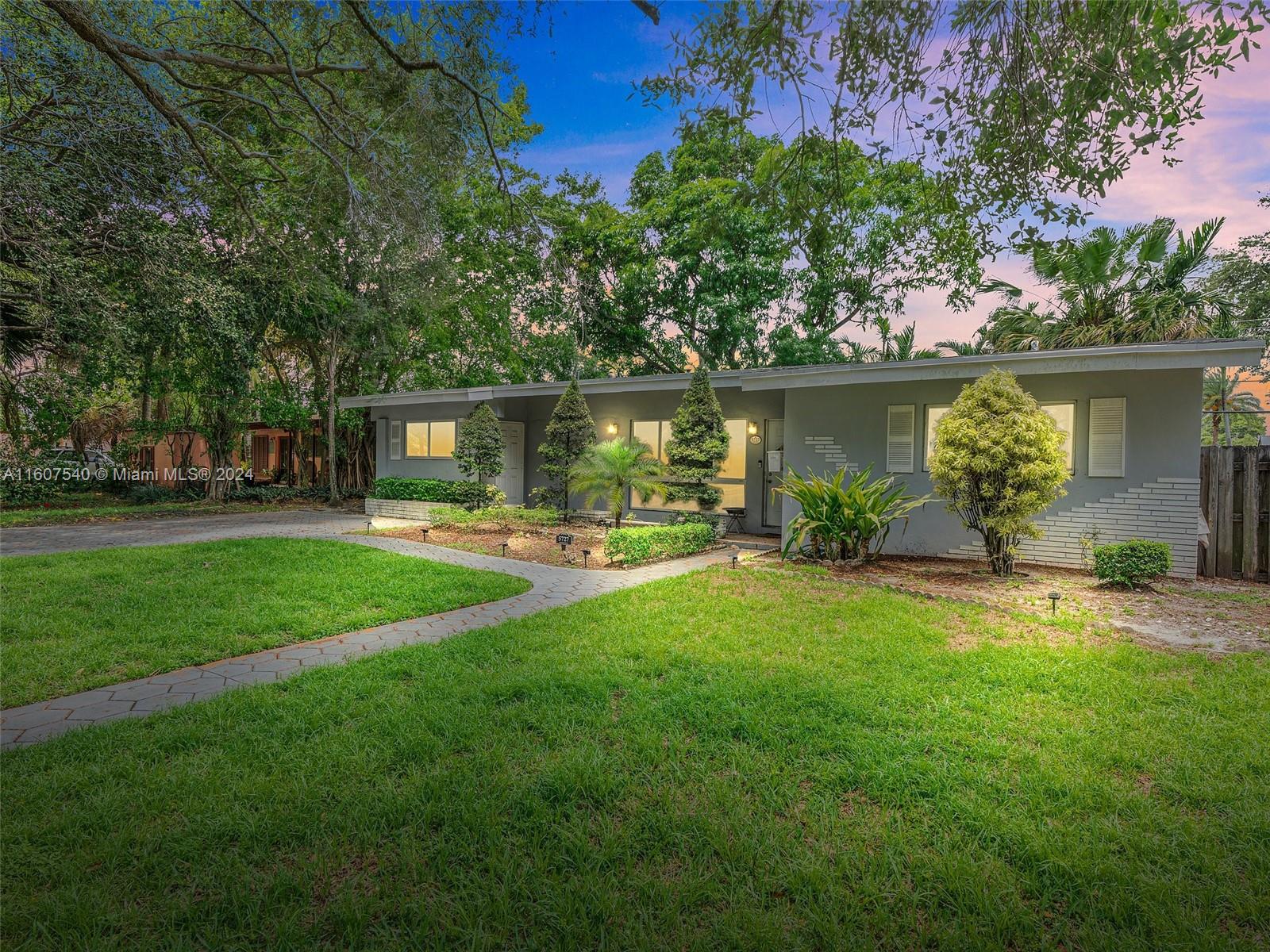 5727 Harrison Street Hollywood FL 33023