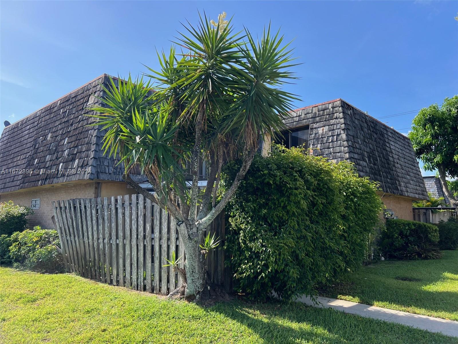 261 Woodland Road Palm Springs FL 33461