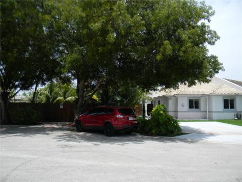 20425 SW 93rd Avenue Cutler Bay FL 33189