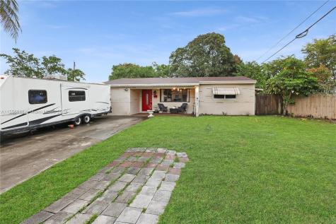 2713 De Soto Drive Miramar FL 33023