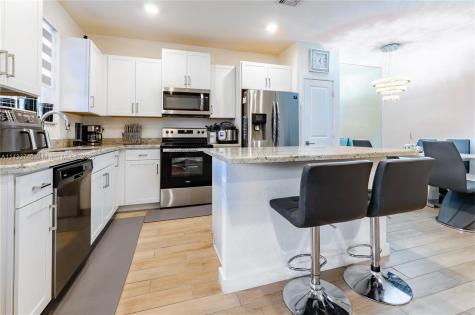 1047 SE 24th Avenue Homestead FL 33035