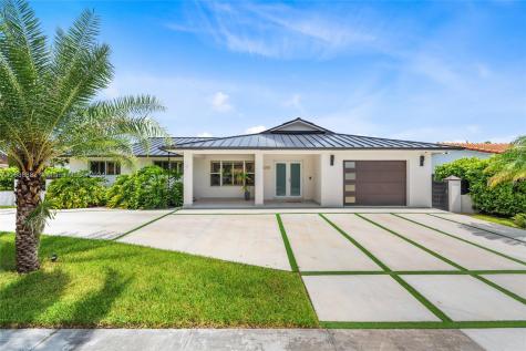 10255 SW 9th Terrace Miami FL 33174