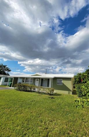 3271 NW 15th Court Lauderhill FL 33311