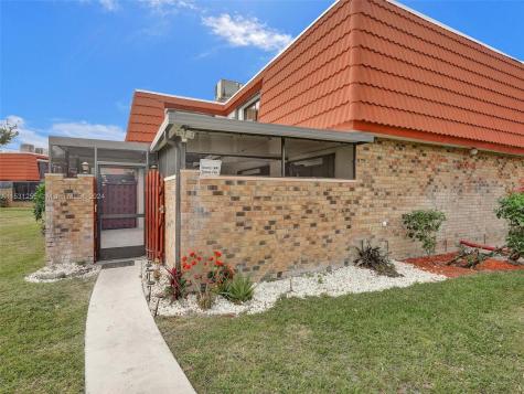 4612 Suburban Pines Drive Lake Worth FL 33463