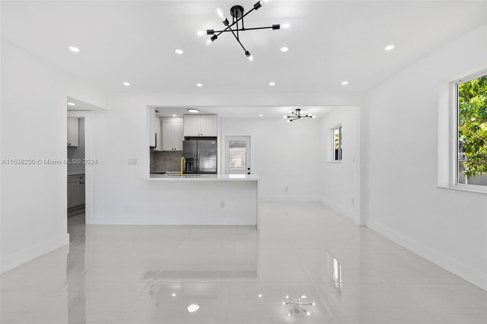 10860 SW 40th Terrace Miami FL 33165