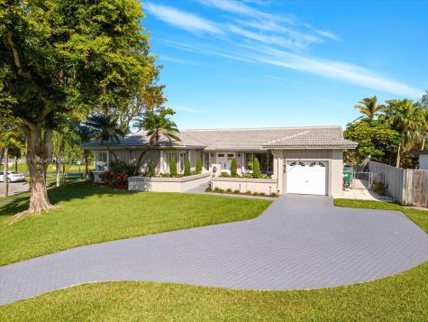 21425 SW 98th Court Cutler Bay FL 33189