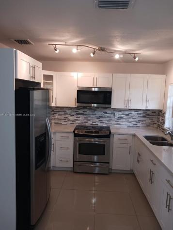 2863 NW 193rd Terrace Miami Gardens FL 33056