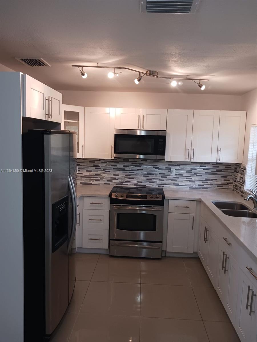 2863 NW 193rd Terrace Miami Gardens FL 33056