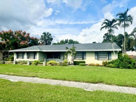6831 SW 43rd Street Davie FL 33314
