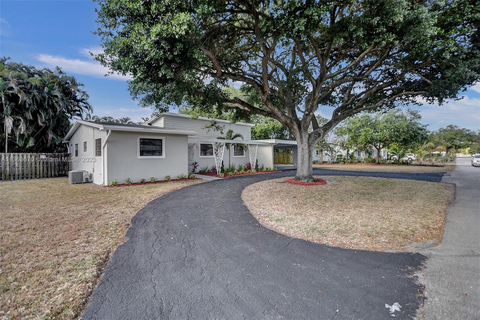 6828 SW 15th Street Pembroke Pines FL 33023