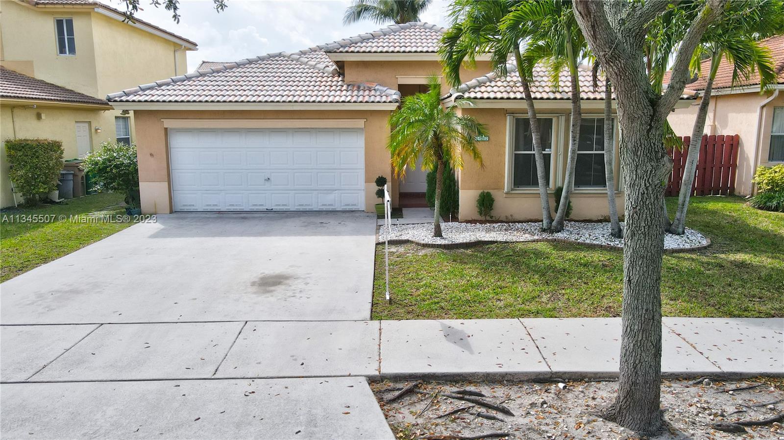 14282 N Royal Cove Circle Davie FL 33325