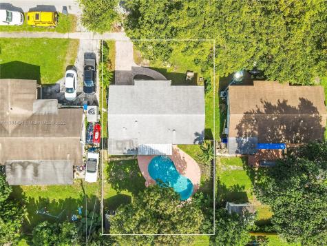 6440 Thomas Street Hollywood FL 33024