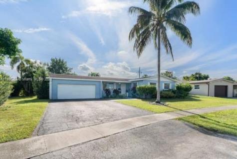 721 SW 64th Terrace Pembroke Pines FL 33023