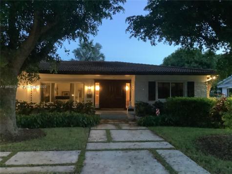 1310 Jackson Street Hollywood FL 33019