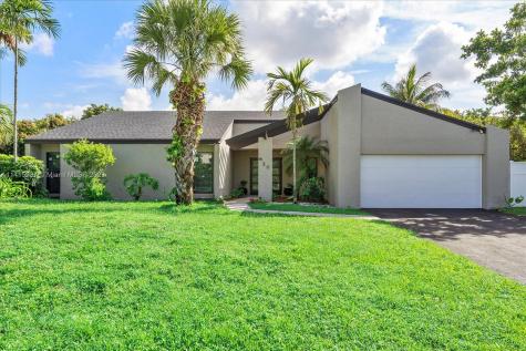 620 S Lake Dasha Drive Plantation FL 33324