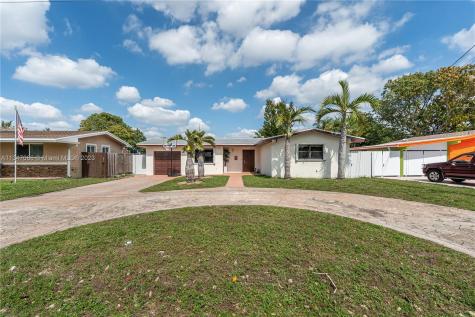 7611 NW 13th Street Pembroke Pines FL 33024