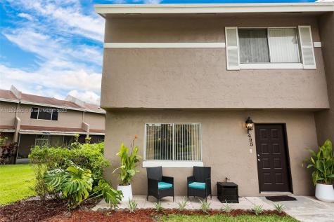 1435 Sussex Drive North Lauderdale FL 33068