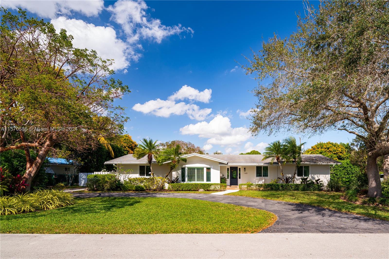 7485 SW 159th Terrace Palmetto Bay FL 33157