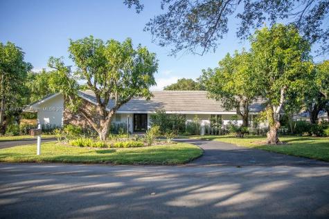 8121 SW 162nd Street Palmetto Bay FL 33157