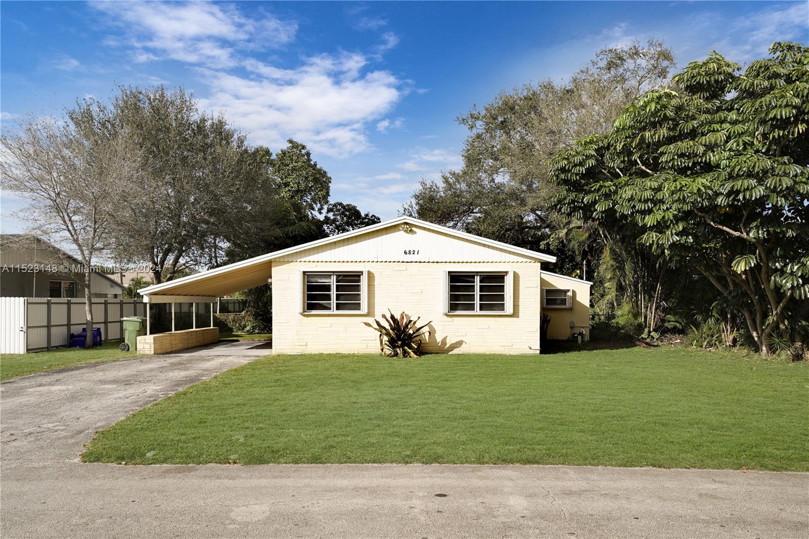 6821 SW 10th Street Pembroke Pines FL 33023