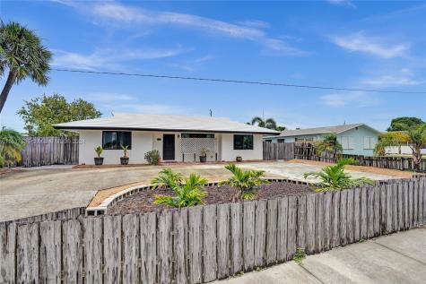 1211 S Broadway Lantana FL 33462