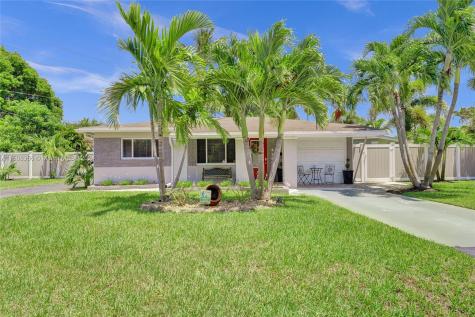 4280 NE 1st Terrace Oakland Park FL 33334