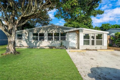 421 SW 15th Terrace Delray Beach FL 33444