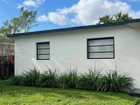 15720 NE 14th Court North Miami Beach FL 33162
