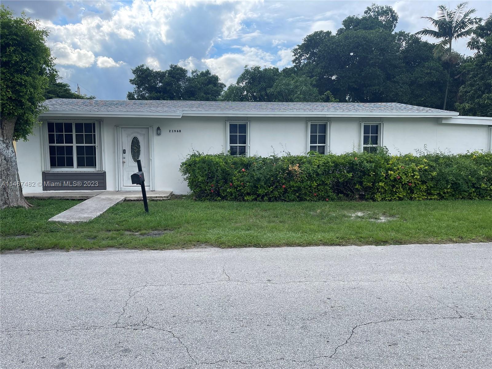 21960 SW 118th Avenue Miami FL 33170