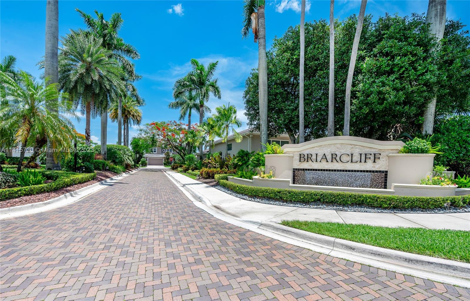 4167 NW Briarcliff Circle Boca Raton FL 33496