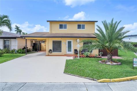 5288 NW 193rd Lane Miami Gardens FL 33055