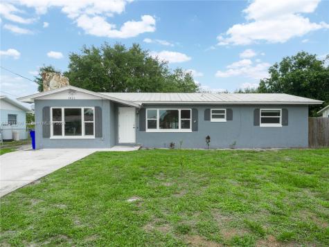 1621 Oak Avenue Lake Placid FL 33852