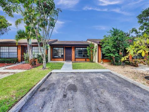 2360 Peach Court Pembroke Pines FL 33026
