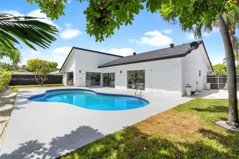 4920 NW 83rd Terrace Lauderhill FL 33351