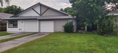 1328 SW 75th Avenue North Lauderdale FL 33068