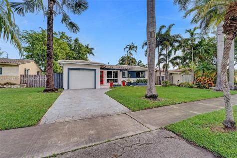 1521 Cleveland Street Hollywood FL 33020