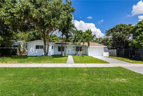 761 NE 151st Street Miami FL 33162