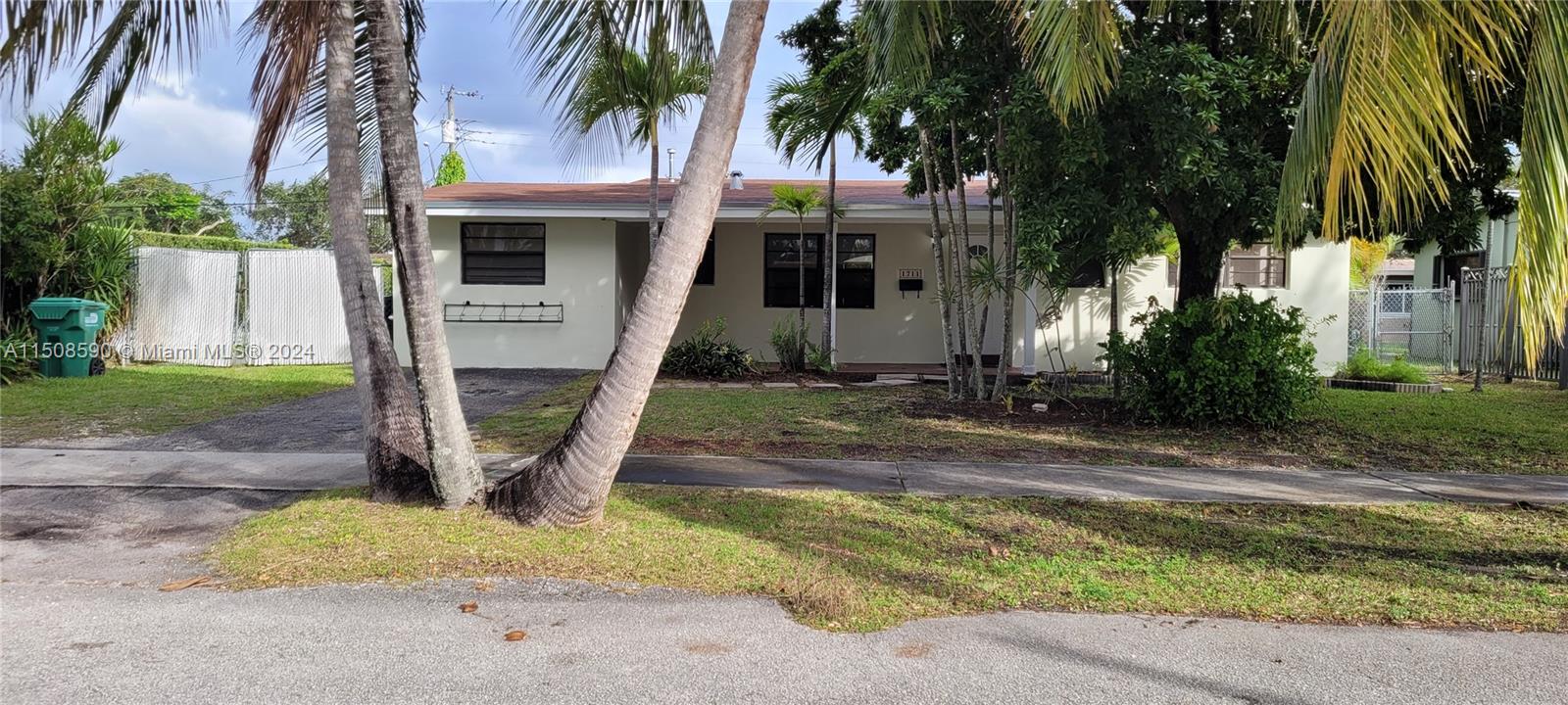 1711 SW 92nd Court Miami FL 33165