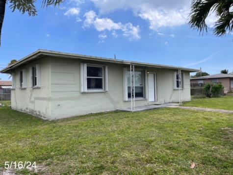 3001 SW 35th Avenue West Park FL 33023