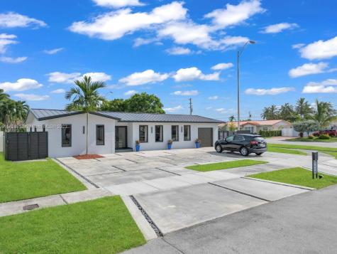 9670 SW 17th Street Miami FL 33165